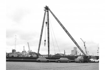 Aberdeen Harbour, Waterloo Quay, Sheerlegs
View from ESE