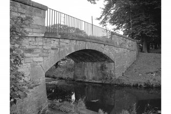 West Hermiston Bridge (Union Canal Bridge No. 11)
Detailed view of W face, from N bank