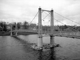 Inverness, Ness Walk, Infirmary Suspension Footbridge
View from NW showing NNE front