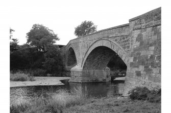 Thankerton Bridge
View from SE showing SSW front