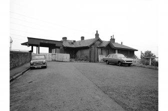 Lochgelly Station
View of main station buildings, from S