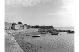 Kinghorn Harbour
View from WNW showing SW front and W front of harbour