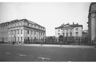 General view of Dundas house and No.35.
