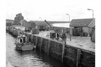 Westray, Gill Pier
View from WSW showing crane and NW front of pier