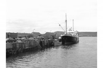 Westray, Gill Pier
View from NNE showing NW front of pier