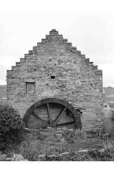 Westray, Pierowall, Trenabie Mills
View from ESE showing waterwheel and ESE front of older mill