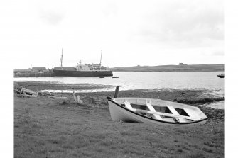 Westray, Gill Pier
View from NNW showing NW front of pier in distance