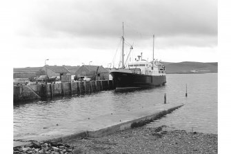 Westray, Gill Pier
View from N showing jetty and NW front of pier