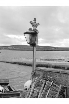 Westray, Gill Pier, Lamp
View from E showing lamp and SE front of jetty