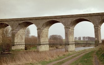 Roxburgh
Viaduct and footbridge.