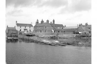 Sandy, Kettletoft, Slipway
View from SE showing SSW front of slipway, E front of Harbour House and SE corner of Post Office