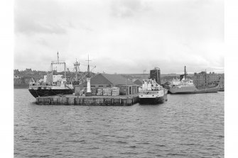 Kirkwall Harbour
View from NNW showing beacon and NW front of pier