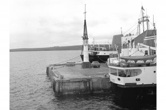 Kirkwall Harbour
General view from WSW showing beacon and NW tip of pier