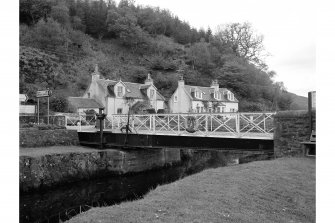 Bellanoch, Crinan Canal, Swing Bridge
View of bridge from E