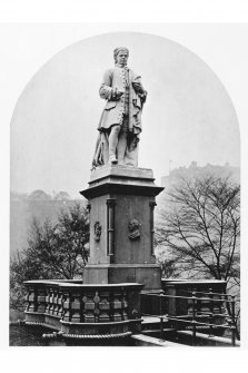 Detailed view of Allan Ramsay Statue