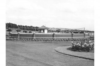 Craigmaddie Reservoir
General view showing screen