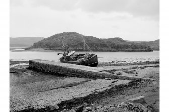 Laxford Bay, Pier
View from NE showing ESE front