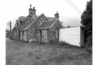 Invershin Station
View from ENE showing SE front