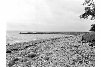 Balintraid Pier
View from N showing NNE front