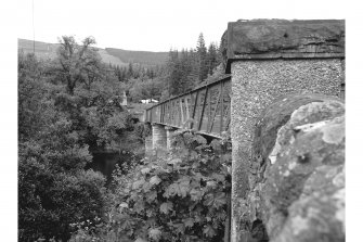 Bridge of Comrie
View from SSW showing WNW front