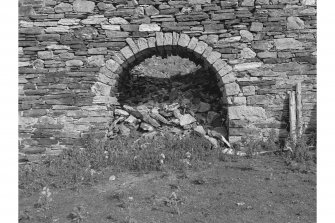 Shinness Limeworks
View from S showing central draw arch of limekilns