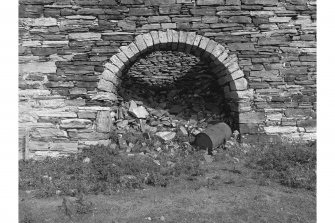 Shinness Limeworks
View from S showing W draw arch of limekilns