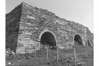 Shinness Limeworks
View from WSW showing W and central draw arch of limekilns