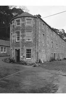 New Lanark, 1-8 Caithness Row and Counting House
View from WNW showing NW and WSW fronts of Counting House