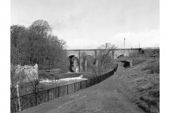 Glasgow, Kelvin Aqueduct
View from SE showing weir, piers of bridge and SSE front of Kelvin Aqueduct