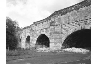 Glasgow, Forth and Clyde Canal, Kelvin Aqueduct
View from E showing arches on SSE front
