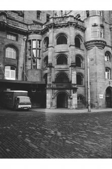 Edinburgh, 20-36 North Bridge, Scotsman Buildings
View from N showing office steps