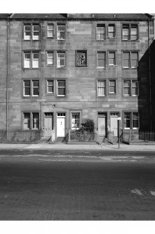 Edinburgh, 79-83 Holyrood Road
View of tenement with glass cutting panel