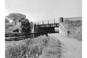 Forth and Clyde Canal, Hungryside Bridge
General View