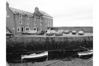 Lower Largo, Harbour, Pier
View from NW showing NW front of pier and WSW front of Crusoe Hotel