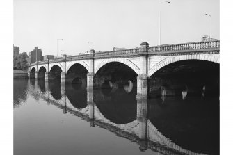 Glasgow, Glasgow Bridge
View from NE showing ESE front