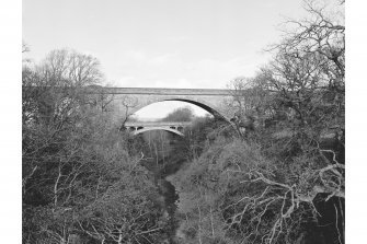 Dunglass Viaduct
View from SW showing SW front of viaduct with Dunglass Road Bridge in background