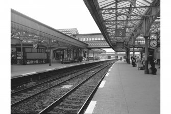 Stirling Station
View of platform 3 (N platform), from W end