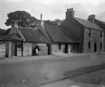 Edinburgh, Juniper Green, General.
View of street and cottages, with centre house thatched.