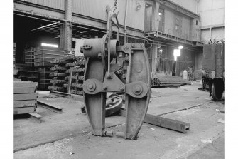 Motherwell, Dalzell Steel Works, Interior
View showing large hydraulic riveting machine