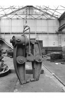 Motherwell, Dalzell Steel Works, Interior
View showing large hydraulic riveting machine