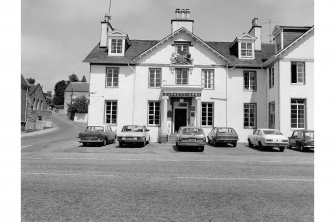 Banchory, High Street, Burnett Arms Hotel
General View