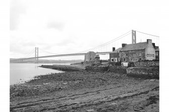 North Queensferry, Town Pier
View from NE showing ESE front of pier with Albert Hotel in foreground and Signal House and Forth Road Bridge in background