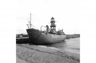 Anstruther Easter Harbour
View of North Carr lightship