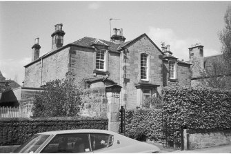 11 Greenhill Gardens.
View of street front from East.