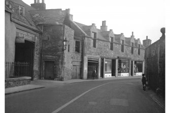 Edinburgh, 62 Restalrig Road South.
General view after restoration.