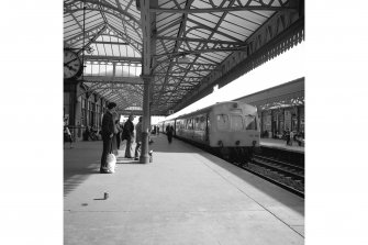 Stirling Station
View from N showing multiple unit at platform 3