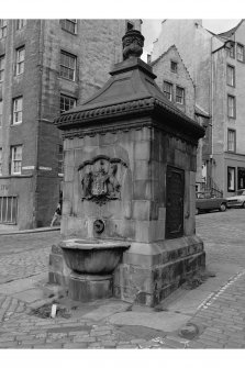 Grassmarket, Well
View of well at junction of West Bow and Cowgatehead