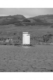 Port Ellen Lighthouse.
Distant view from South South East.