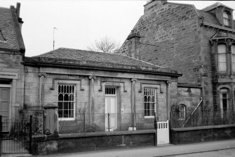 Edinburgh, Portobello, 48 Regent Street, Waverley Cottage.
View from South East.