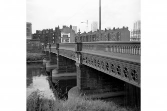 Glasgow, Dalmarnock Road, Dalmarnock Bridge
View from S showing WSW front of bridge with tenements in background